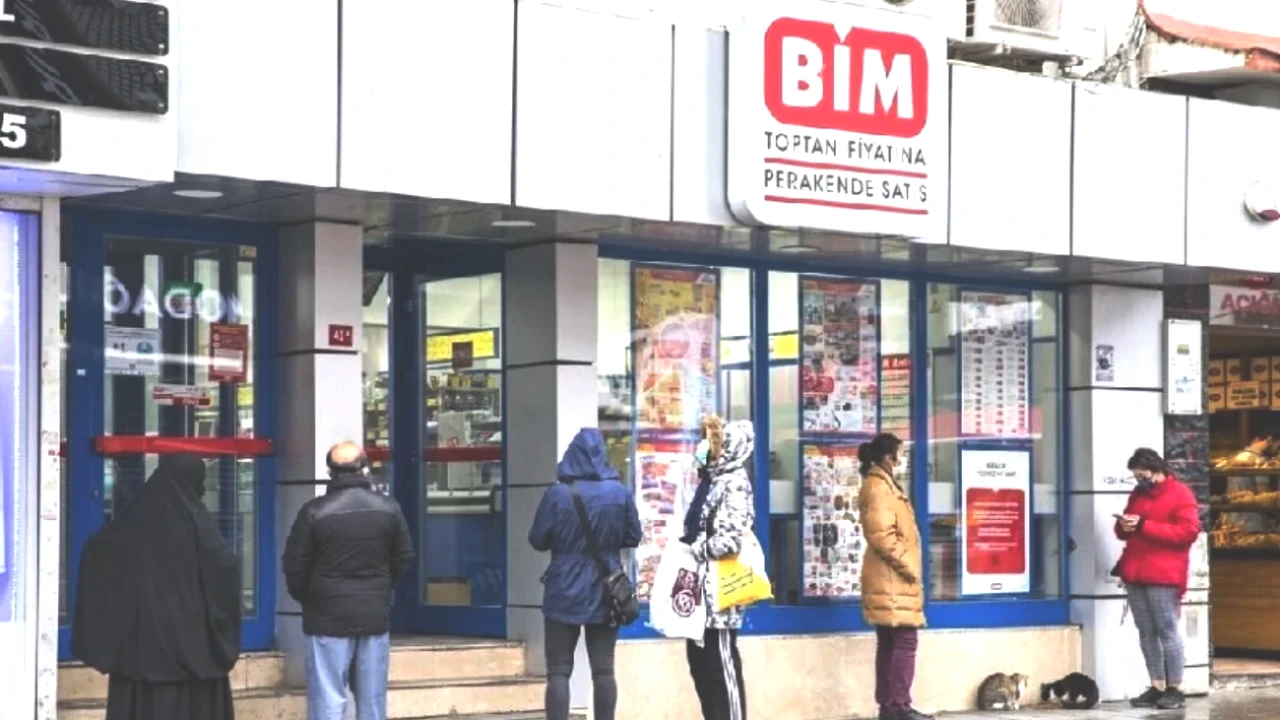 BİM 26 Kasım 2025'teki İndirimli Çalışma Sandalyeleriyle Şaşırtıyor! 