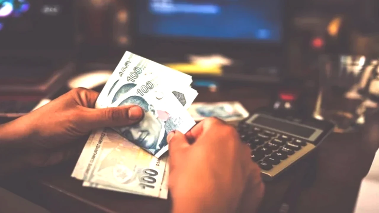 Memur ve Emekli Maaşlarında Kritik Zam Sırası! SSK, BAĞKUR ve Memur Maaşları Kaç Lira Olacak?